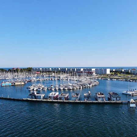 Hausboot Bali Hotell Fehmarn Exteriör bild