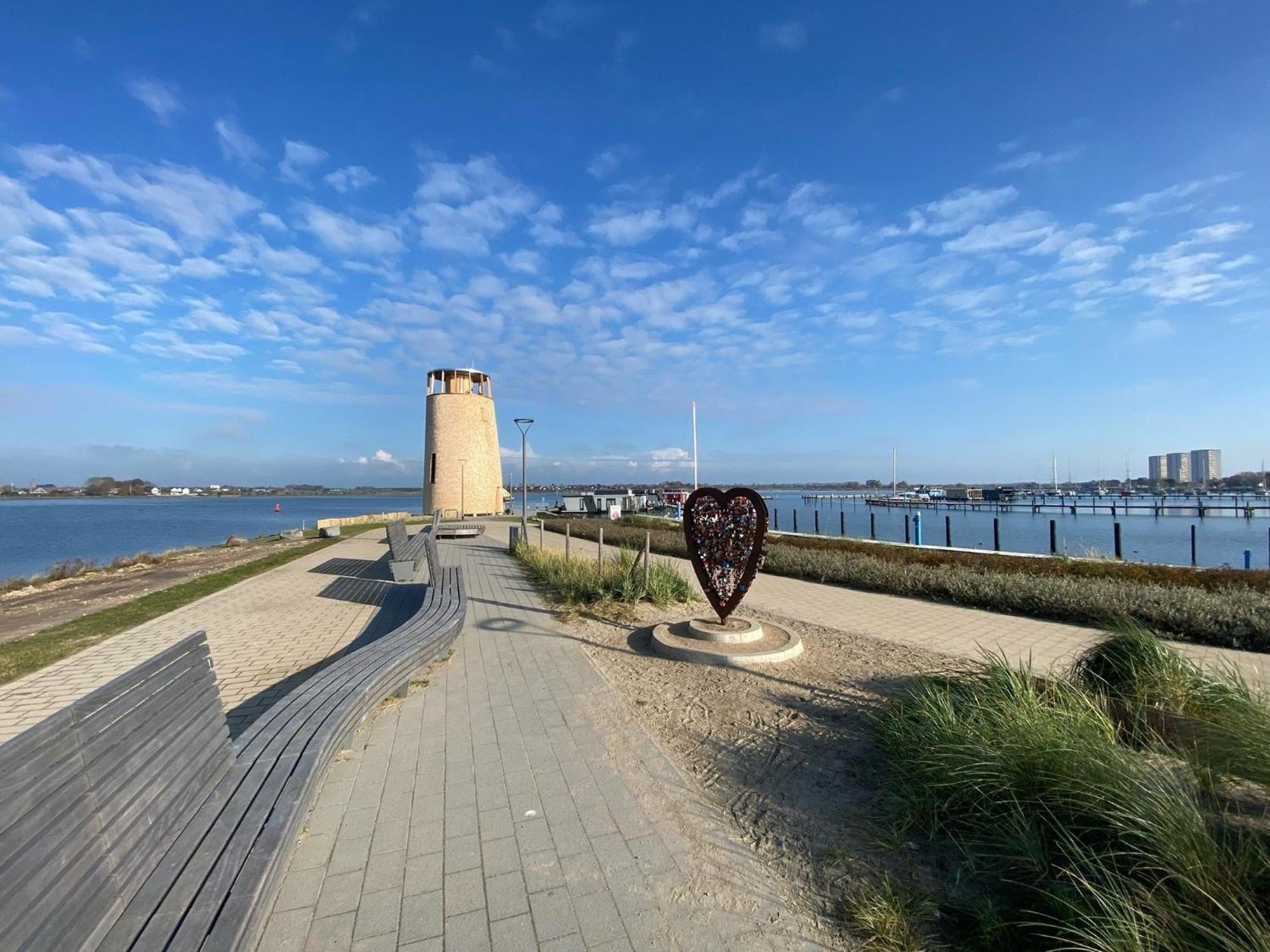 Hausboot Bali Hotell Fehmarn Exteriör bild